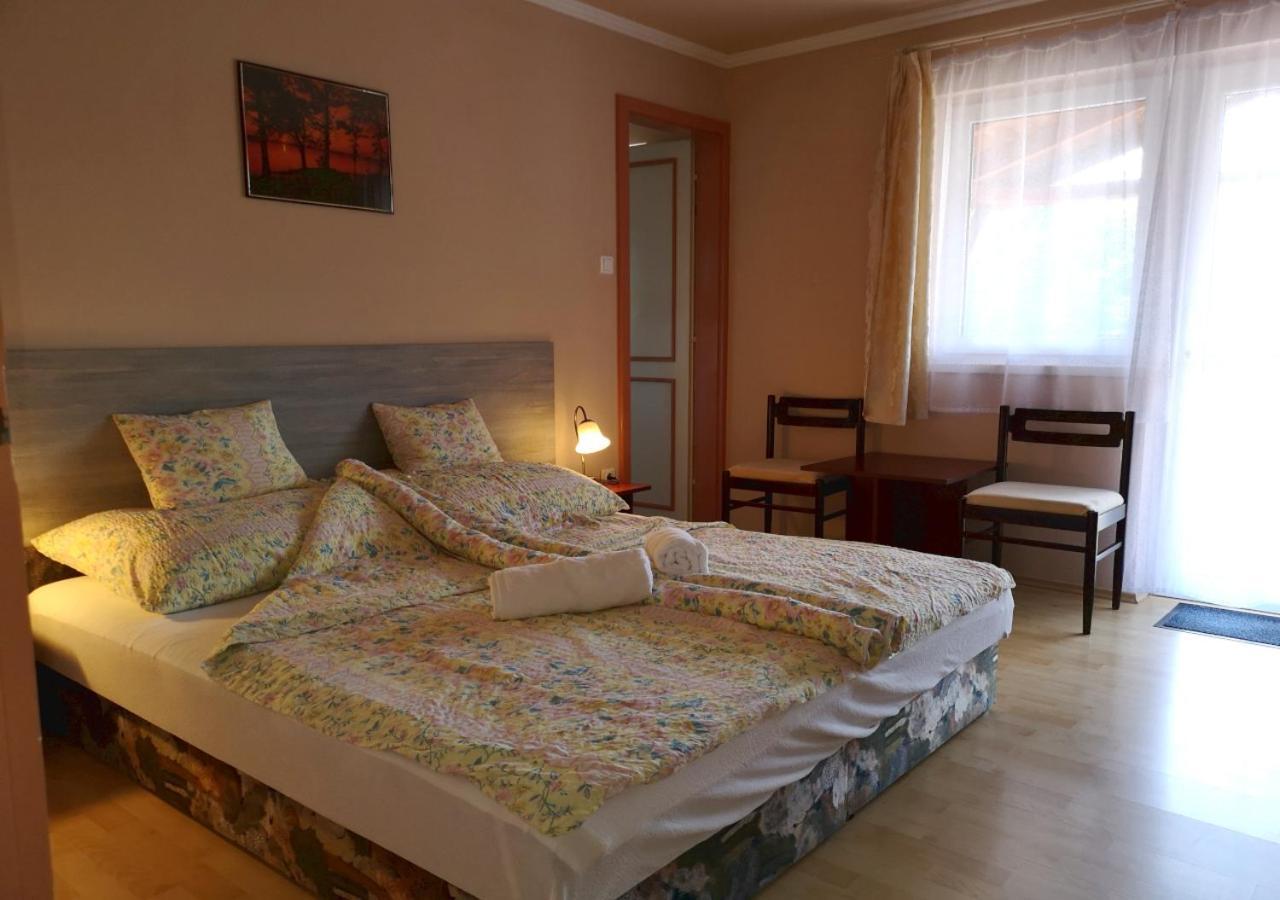 Vitorlas Apartmanhaz Siófok Extérieur photo